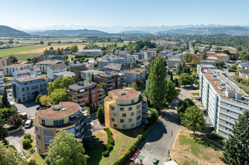 Stilvolles Wohnen mit Weitsicht - Exklusive 4.5 Zimmer Eigentumswohnung in Zollikofen (2)