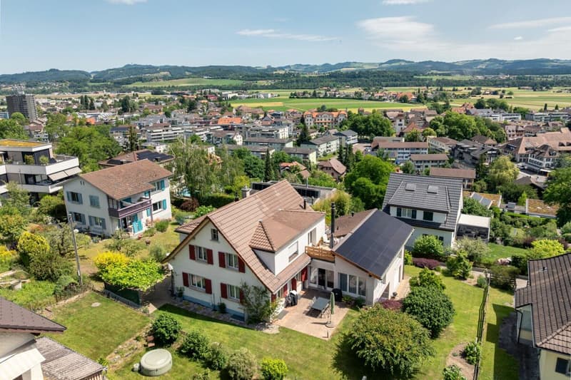 Wohnen mit Weitsicht - Grosszügiges Familienhaus mit Einliegerwohnungen in Belp (1)