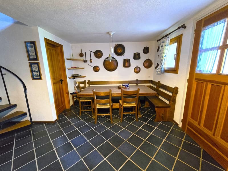 Schönes Chalet inmitten der Natur mit Grundstück und herrlicher Aussicht (10)
