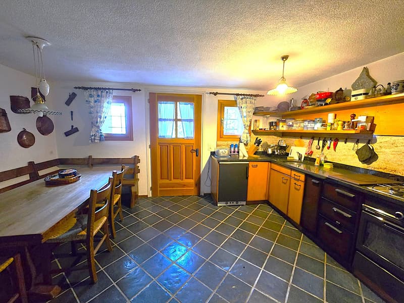Schönes Chalet inmitten der Natur mit Grundstück und herrlicher Aussicht (9)