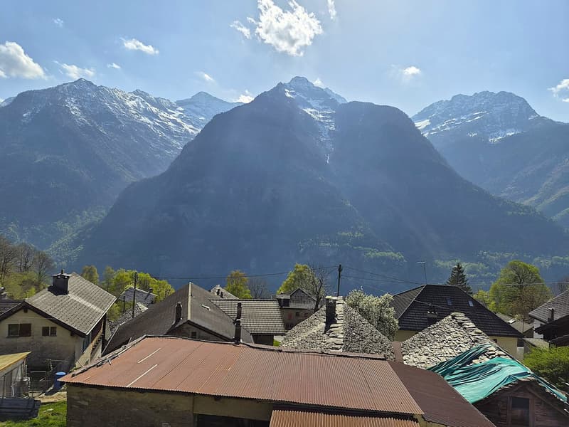 Casa con grande potenziale, anche bifamiliare, con terreno e bella vista (24)