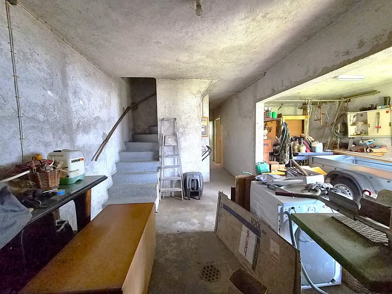 Casa con grande potenziale, anche bifamiliare, con terreno e bella vista (18)