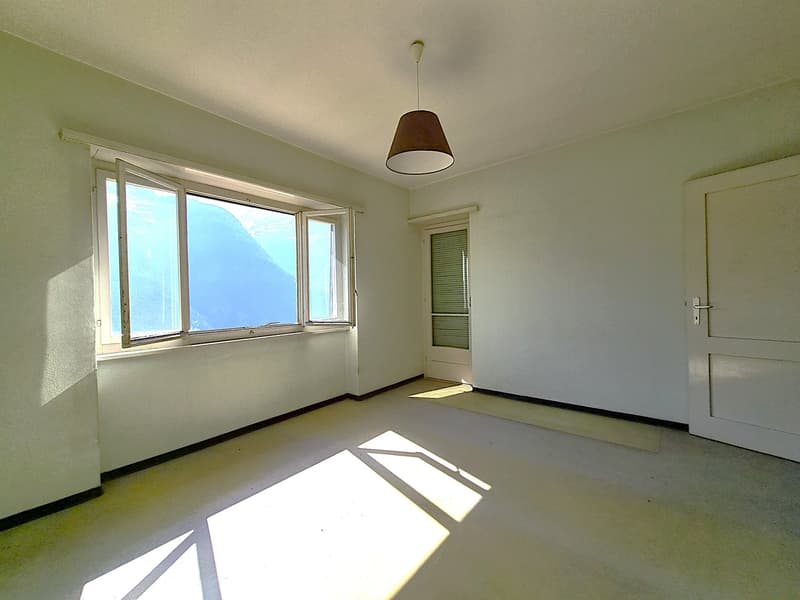 Casa con grande potenziale, anche bifamiliare, con terreno e bella vista (7)