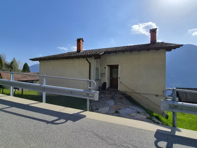 Casa con grande potenziale, anche bifamiliare, con terreno e bella vista (5)