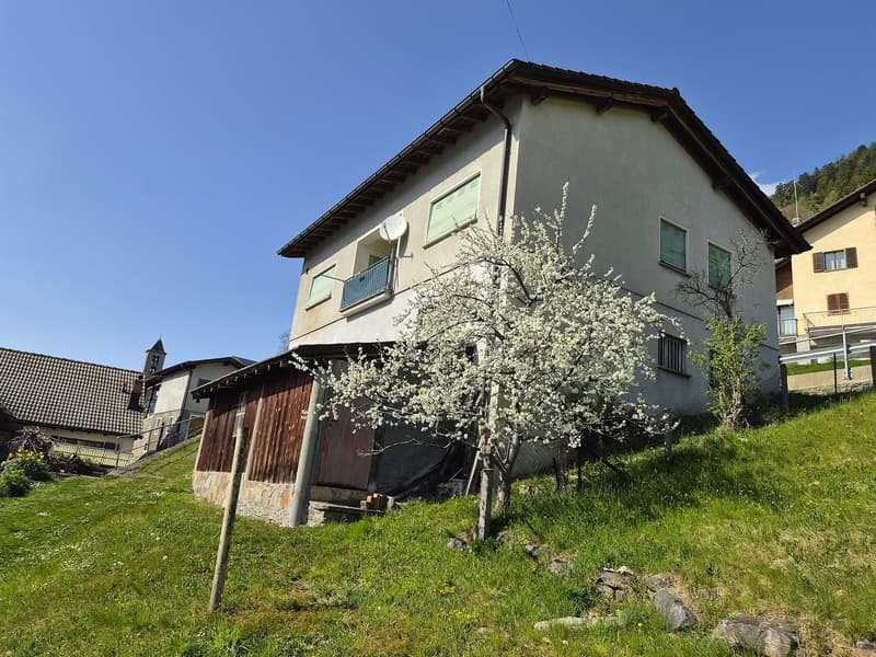 Casa con grande potenziale, anche bifamiliare, con terreno e bella vista (4)