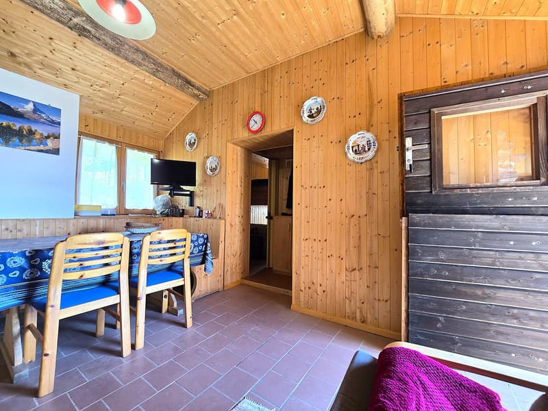 schöne Berghütte inmitten der Natur mit schöner Panoramablick (8)