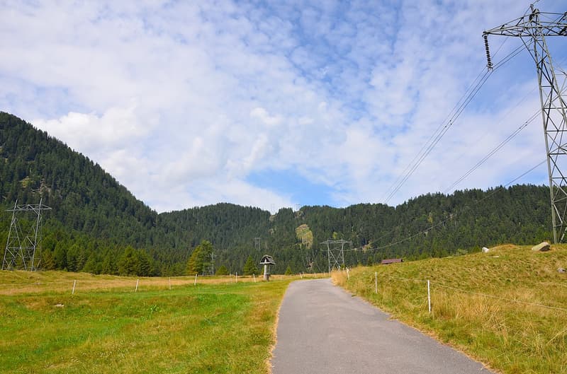 Großer Stall zu rennovieren mit Grundstück und schöner Aussicht (9)