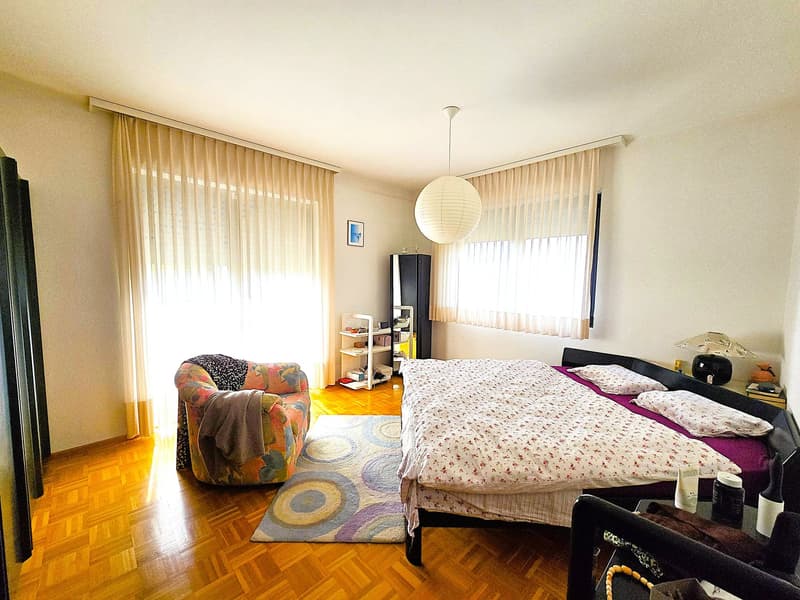 Villa unifamiliare in una posizione verde, soleggiata e tranquilla (15)