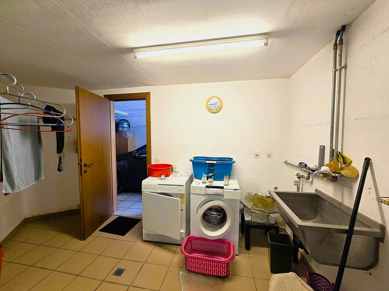 Villa unifamiliare in una posizione verde, soleggiata e tranquilla (25)