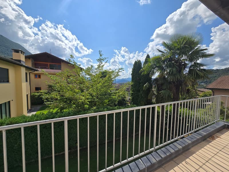 Villa unifamiliare in una posizione verde, soleggiata e tranquilla (38)