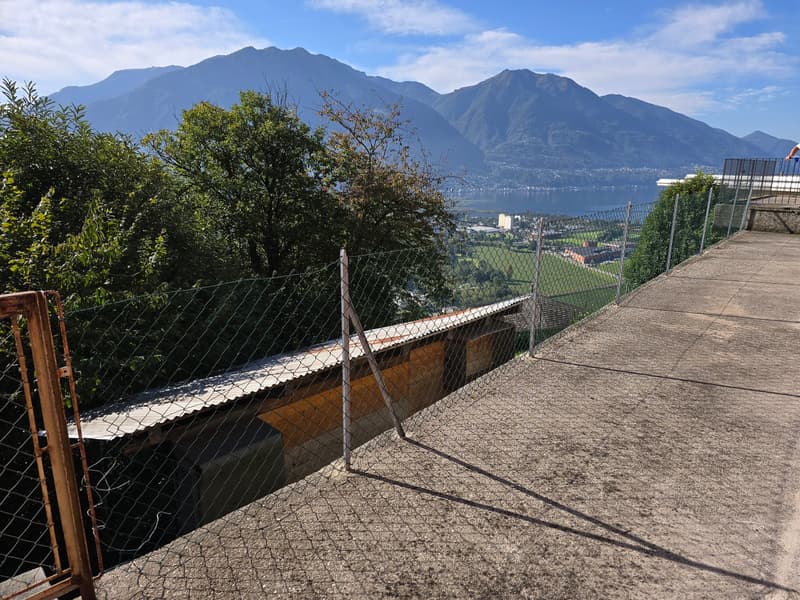 Grande proprietà con splendida vista lago panoramica e terreno edificabile (22)