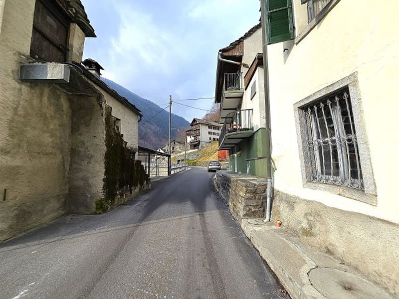 Tessiner Haus zu renovieren mit Grundstück (25)