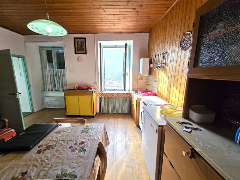 Tessiner Haus zu renovieren mit Grundstück (6)
