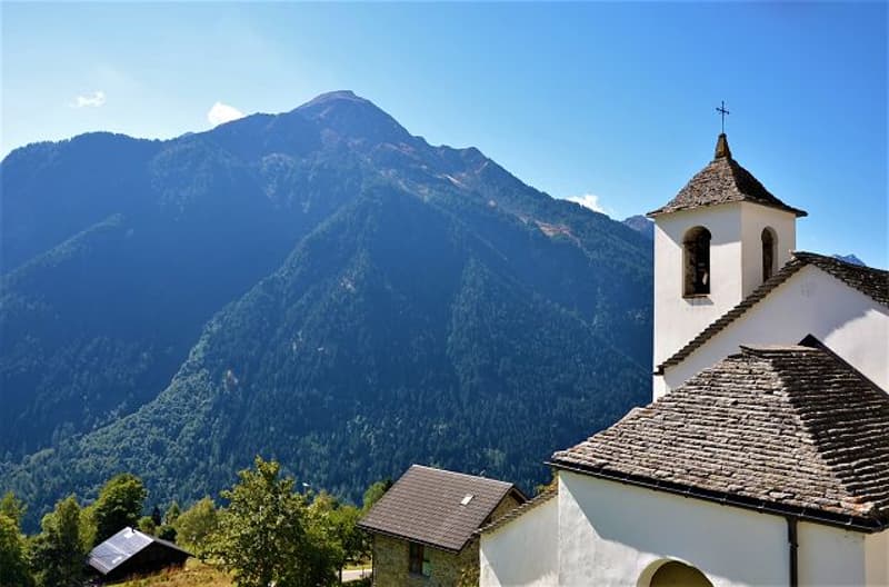 Teilweise renoviertes Rustico mit Baugenehmigung und Grundstück (11)