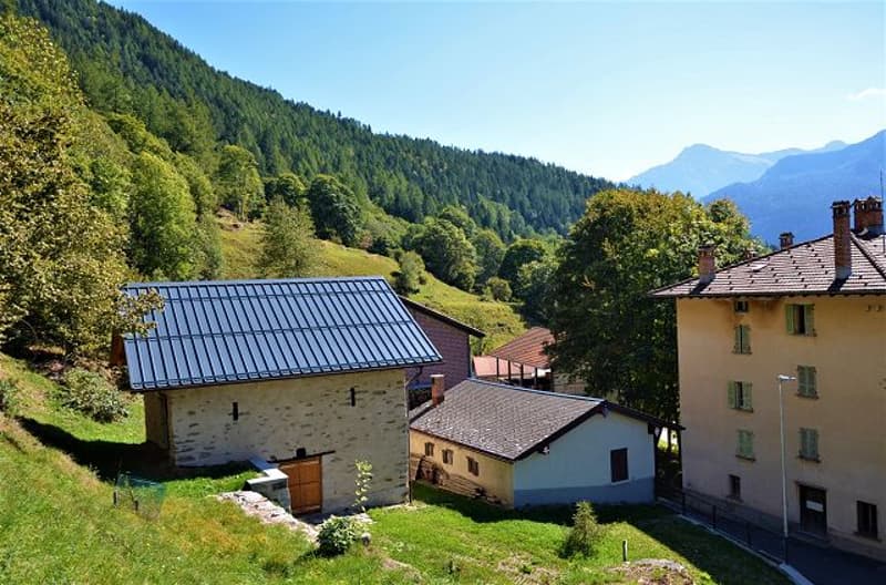 Teilweise renoviertes Rustico mit Baugenehmigung und Grundstück (13)