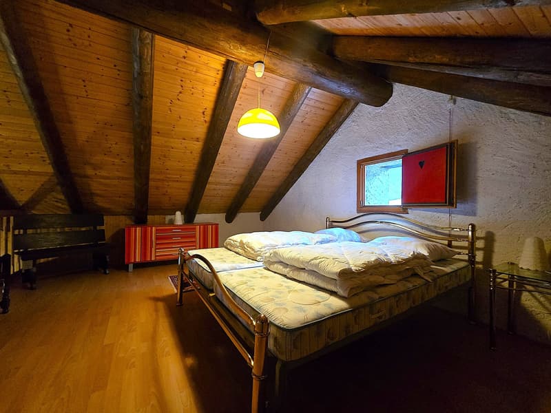 Schönes Bauernhaus in de Bergen mit Zugang und Grundstück (13)