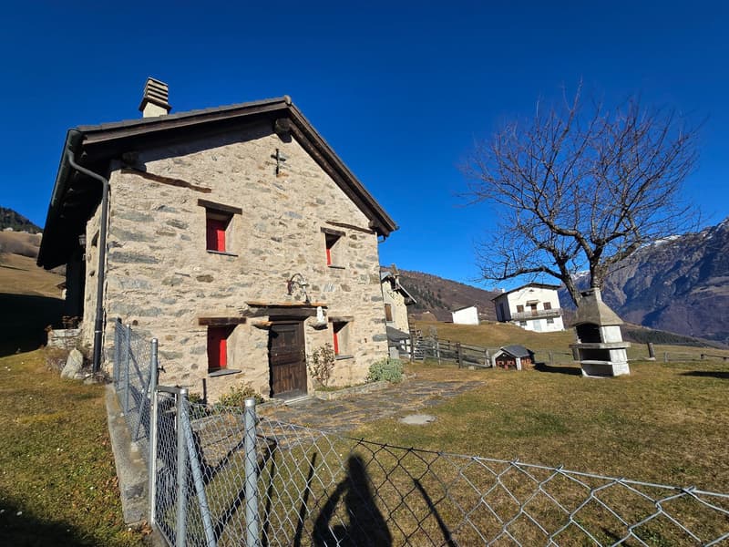 Schönes Bauernhaus in de Bergen mit Zugang und Grundstück (26)