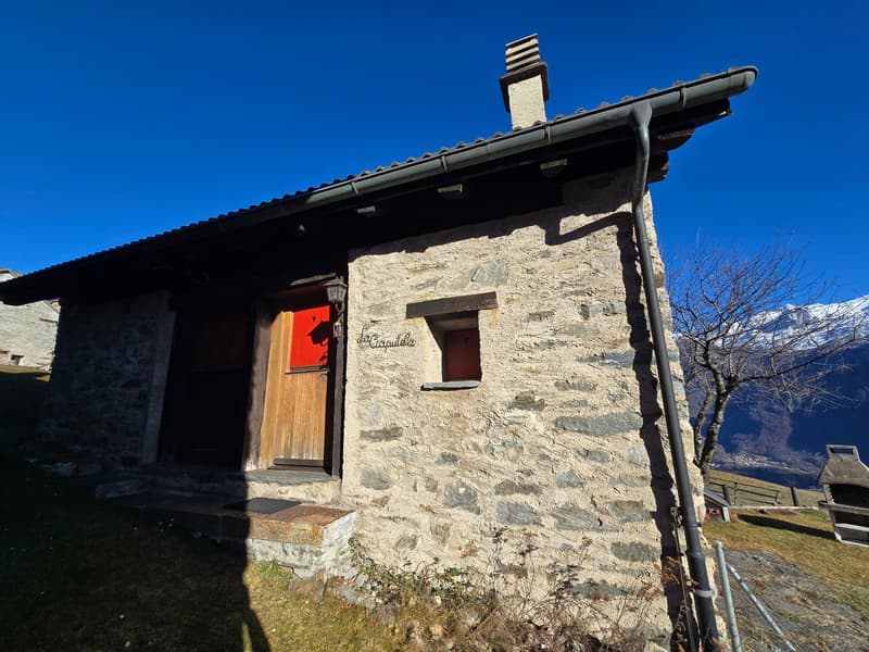 Schönes Bauernhaus in de Bergen mit Zugang und Grundstück (28)