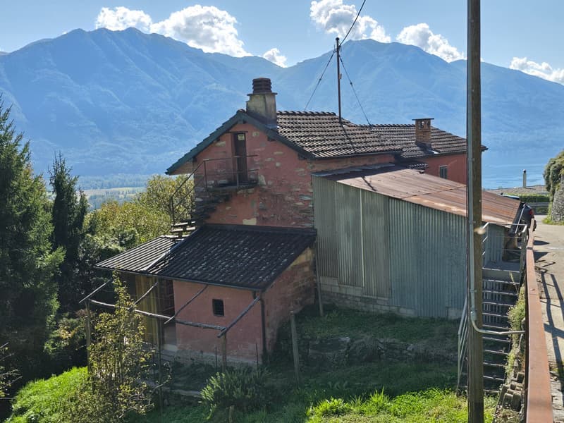 Grande proprietà con splendida vista lago panoramica e terreno edificabile (7)