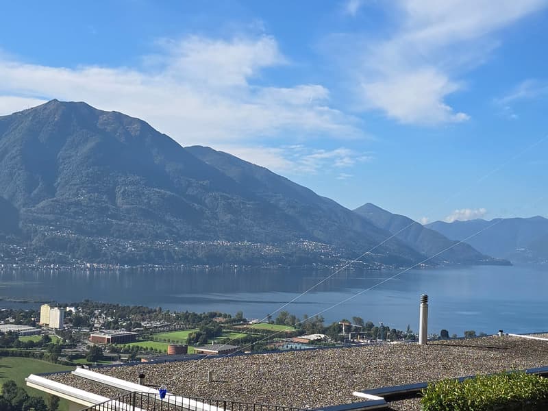 Grande proprietà con splendida vista lago panoramica e terreno edificabile (24)