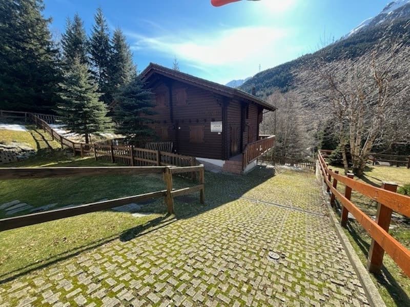 Schönes Doppelchalet mit Grundstück in der Nähe von San Bernardino (48)