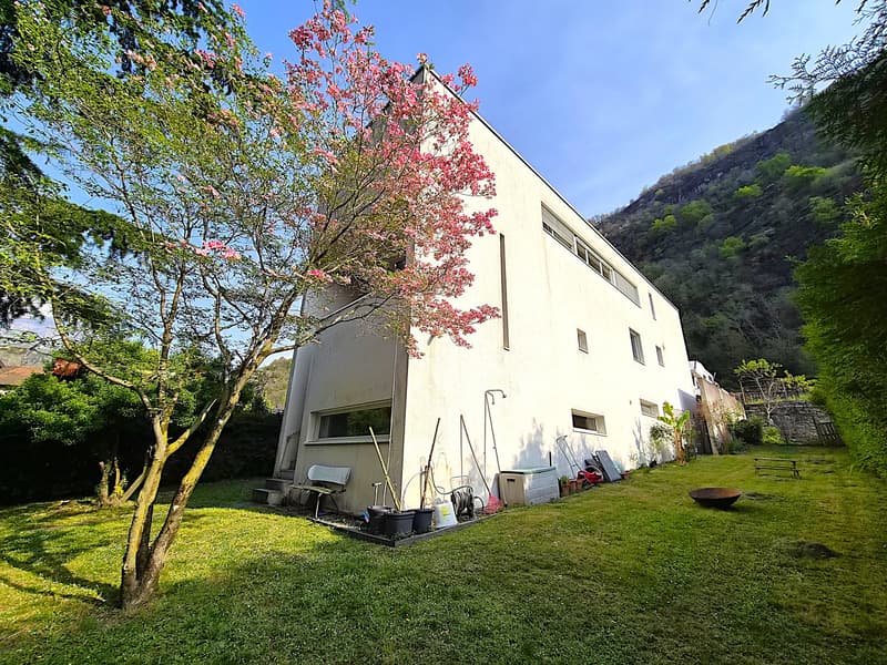 Moderna villa bifamiliare con ampio giardino, anche RENT TO BUY (1)