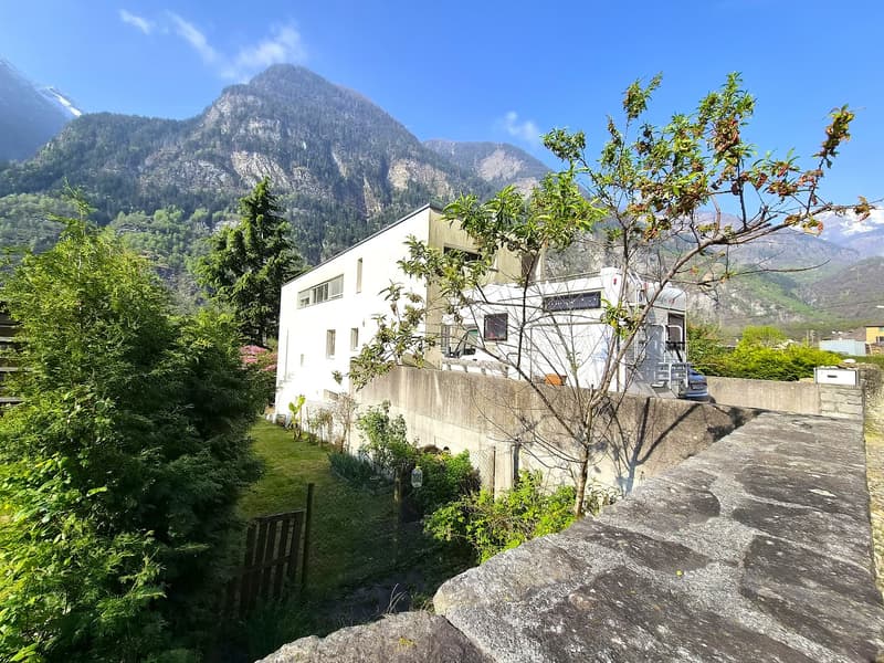 Moderna villa bifamiliare con ampio giardino, anche RENT TO BUY (2)