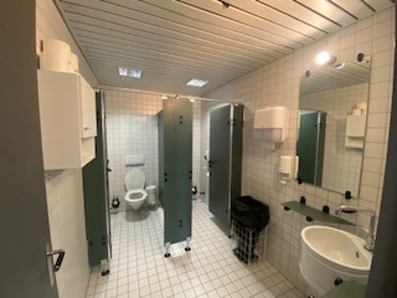zentrale und grosszügige Gewerbefläche am Zürichsee (7)