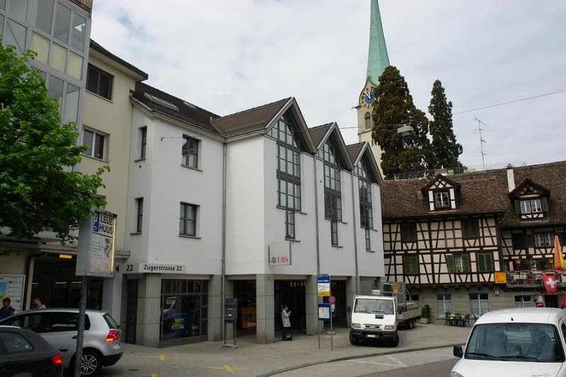 zentrale und grosszügige Gewerbefläche am Zürichsee (1)