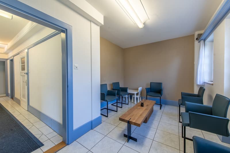Repräsentative Büro- oder Praxisfläche mit flexiblem Nutzungspotenzial (7)