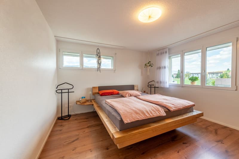 Attikawohnung mit traumhafter Terrasse, Lift und Jurablick (9)