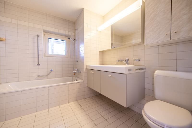Zentral und ruhig: Helle 3.5-Zimmer-Duplex-Wohnung mit Wintergarten und Balkon (9)