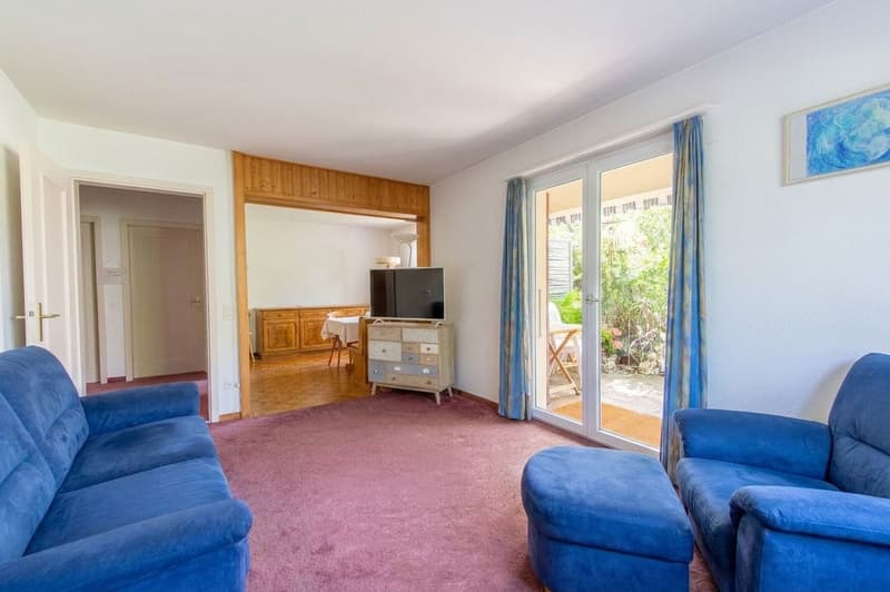 Zentrumsnahes Potenzial: Ausbaubares 5-Zimmer-Einfamilienhaus mit grosszügigem Garten (3)