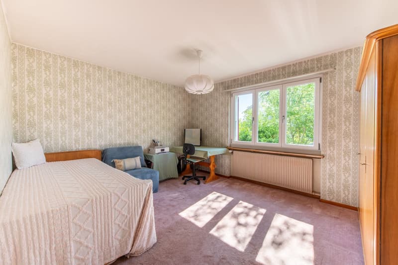 Zentrumsnahes Potenzial: Ausbaubares 5-Zimmer-Einfamilienhaus mit grosszügigem Garten (7)