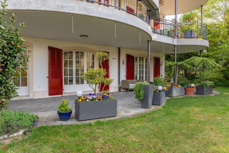 Modernes Zuhause mit Cheminée & privatem Gartenanteil (13)