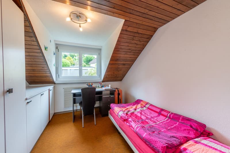 Ihr Rückzugsort mit Weitblick: Freistehendes 6.5-Zimmer-Einfamilienhaus mit Gartenidylle (12)