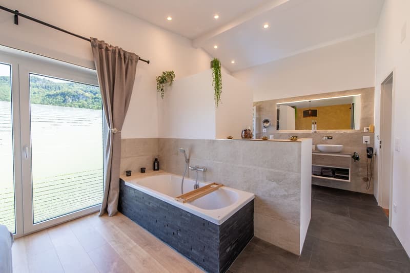 Wohnen mit Potenzial: Exklusives Zuhause mit Vielzweck-Anbau in traumhafter Lage (7)