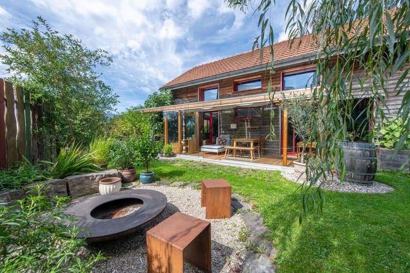 Nachhaltig wohnen - Minergie-Haus mit Wintergarten und Garten (1)