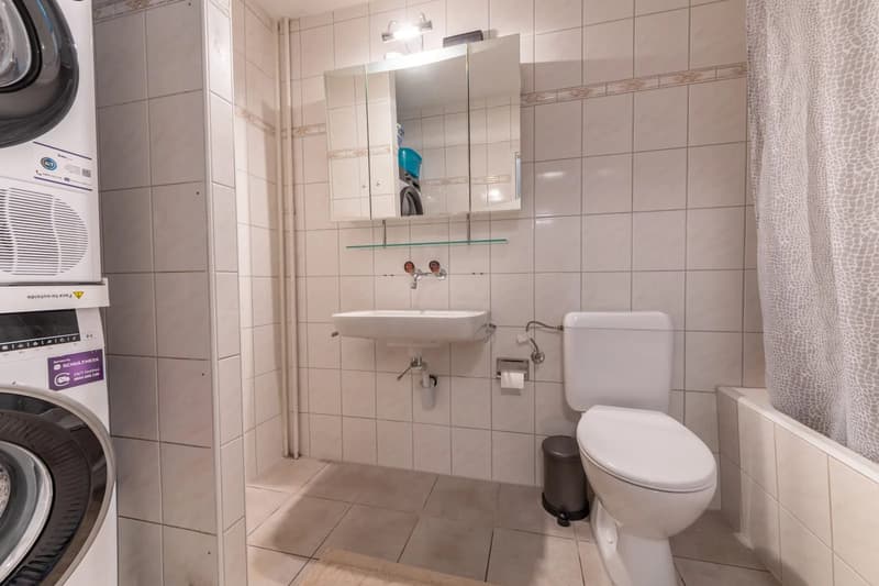 Viel Raum zum Wohlfühlen - helle 4-Zimmerwohnung mit Balkon und Lift (8)