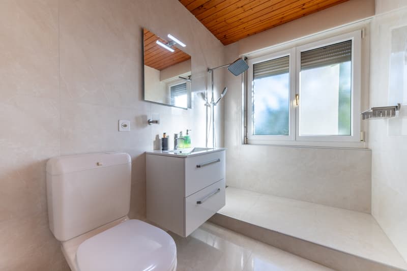 Ein Zuhause zum Geniessen - 5-Zimmer Einfamilienhaus mit Wintergarten & viel Grünfläche (10)