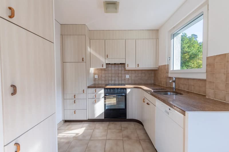 Wohnen über den Dächern von Kehrsatz: Helle 5.5-Zimmerwohnung mit Bastelraum (4)
