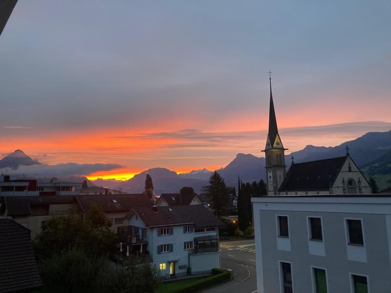 Moderne 4.5-Zi.-Wohnung mit grossem Balkon in Ennetbürgen mieten (11)