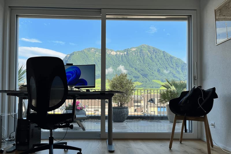 5.5-Zi. Attika mit 112 m² Süd-Terrasse in Ennetbürgen mieten (9)
