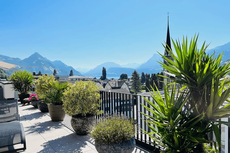 5.5-Zi. Attika mit 112 m² Süd-Terrasse in Ennetbürgen mieten (12)