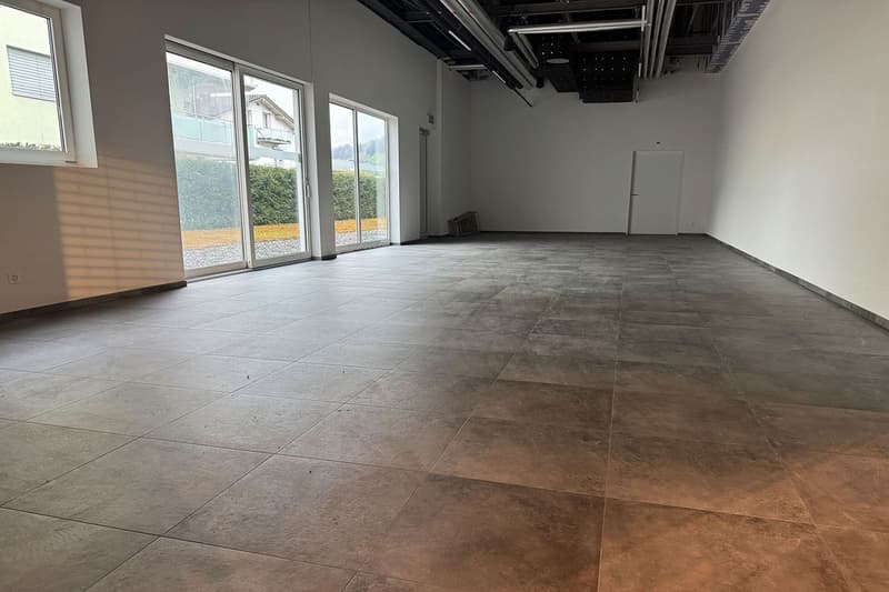 Top Retailflächen 136-185 m² mit Lageroption, Buochs (6)