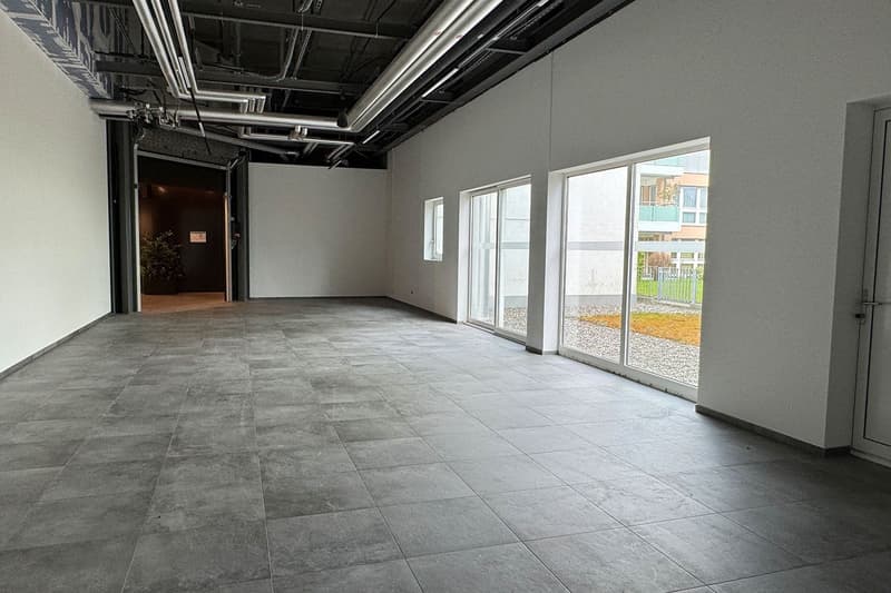 Top Retailflächen 136-185 m² mit Lageroption, Buochs (7)