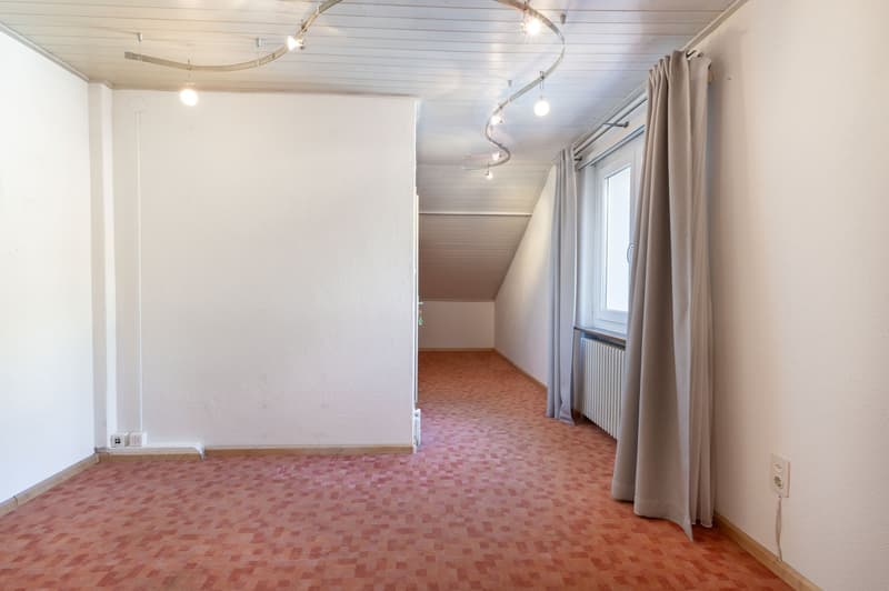 Freistehendes 7-Zimmer Einfamilien- oder Generationenhaus (10)