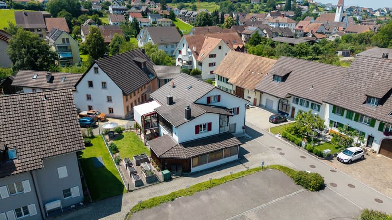 Freistehendes 7-Zimmer Einfamilien- oder Generationenhaus (1)