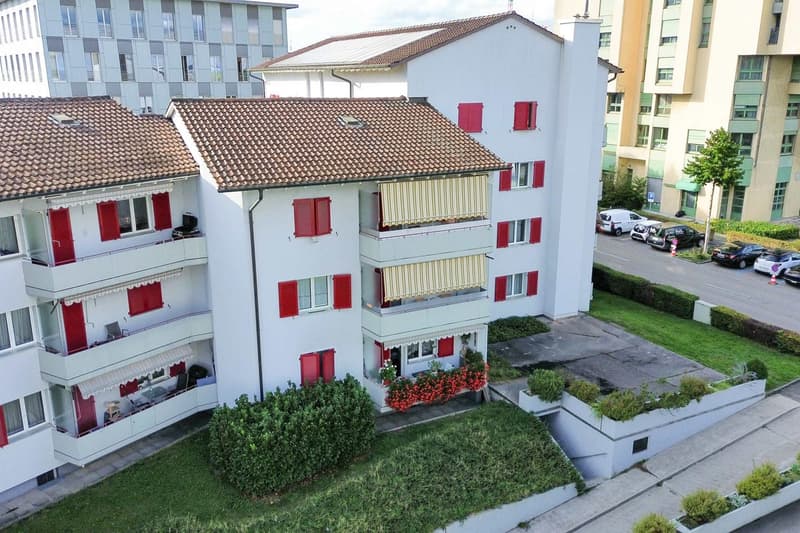 Charmante 3.5-Zimmer-Wohnung in zentraler Lage (8)