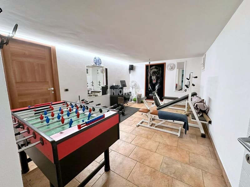 Splendida villa indipendente a Rodero – 4.5 locali con piscina e giardino (45)